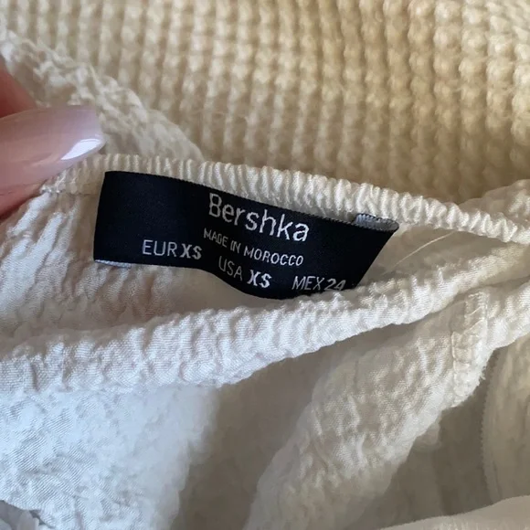 Cropped White Ruffle Top - Picture 3 of 3